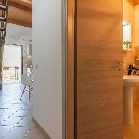 - Il Diciottesimo Sole Apartman *